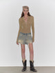 "Blue and Pink Rhythm" Retro and fashionable A-line silhouette, ripped and slim-fitting denim shorts