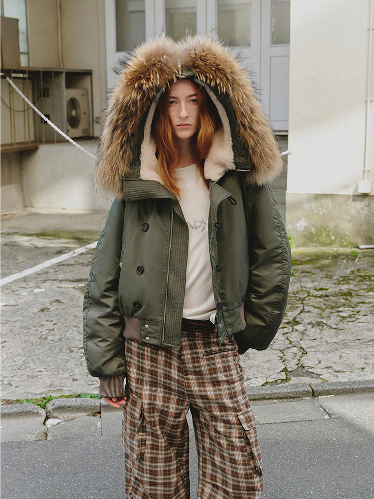 Cool and Sharp, fashionable casual design, warm short style, large hood, raccoon fur collar style jacket