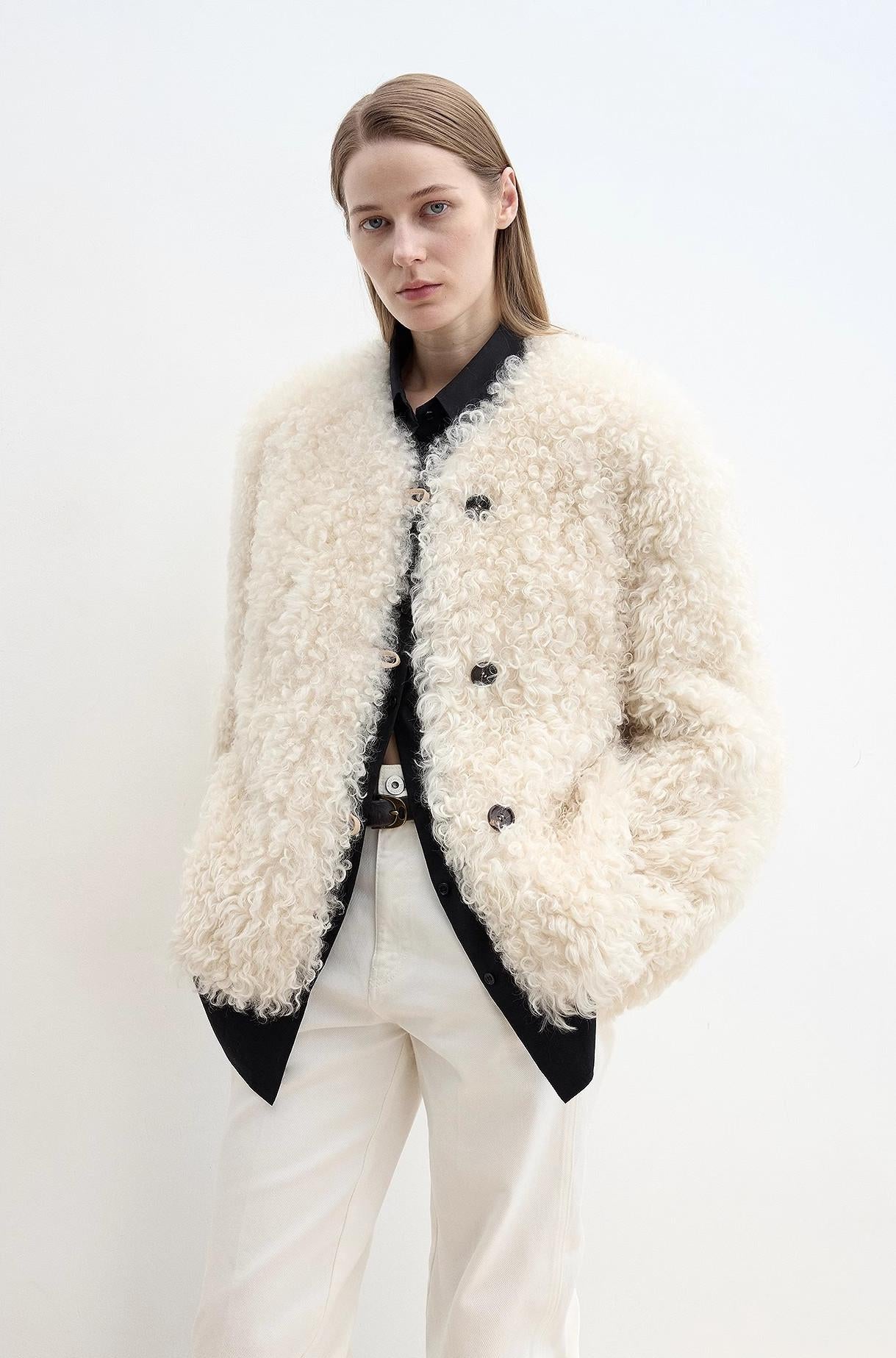 "Ghost Horse Girl" merino curly sweetheart collar straight fur coat