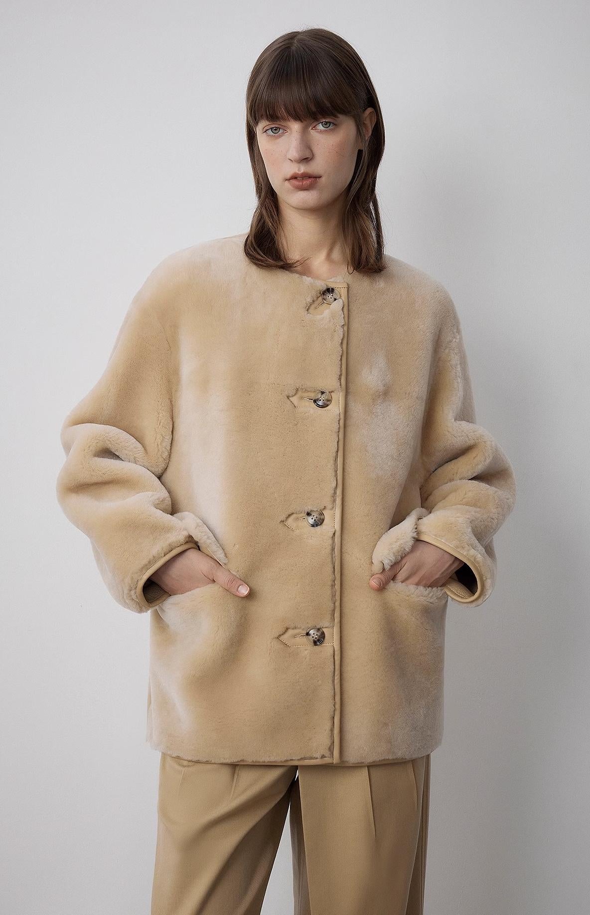 "Retro Time" Merino fur women's winter short round neck fur sheepskin jacket