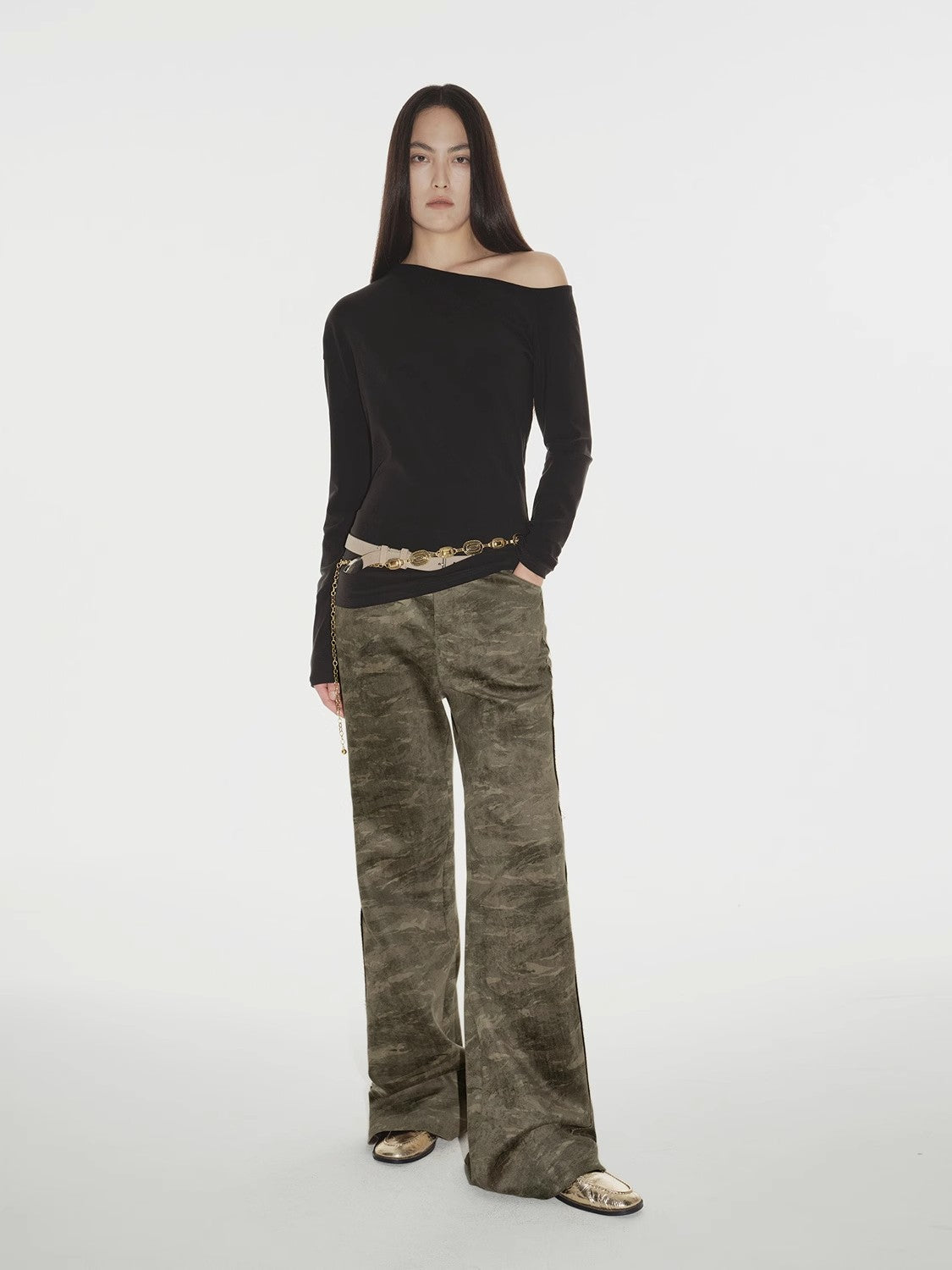 "Green Camouflage"Fashionable and versatile camouflage print chenille suede slim bootcut casual pants