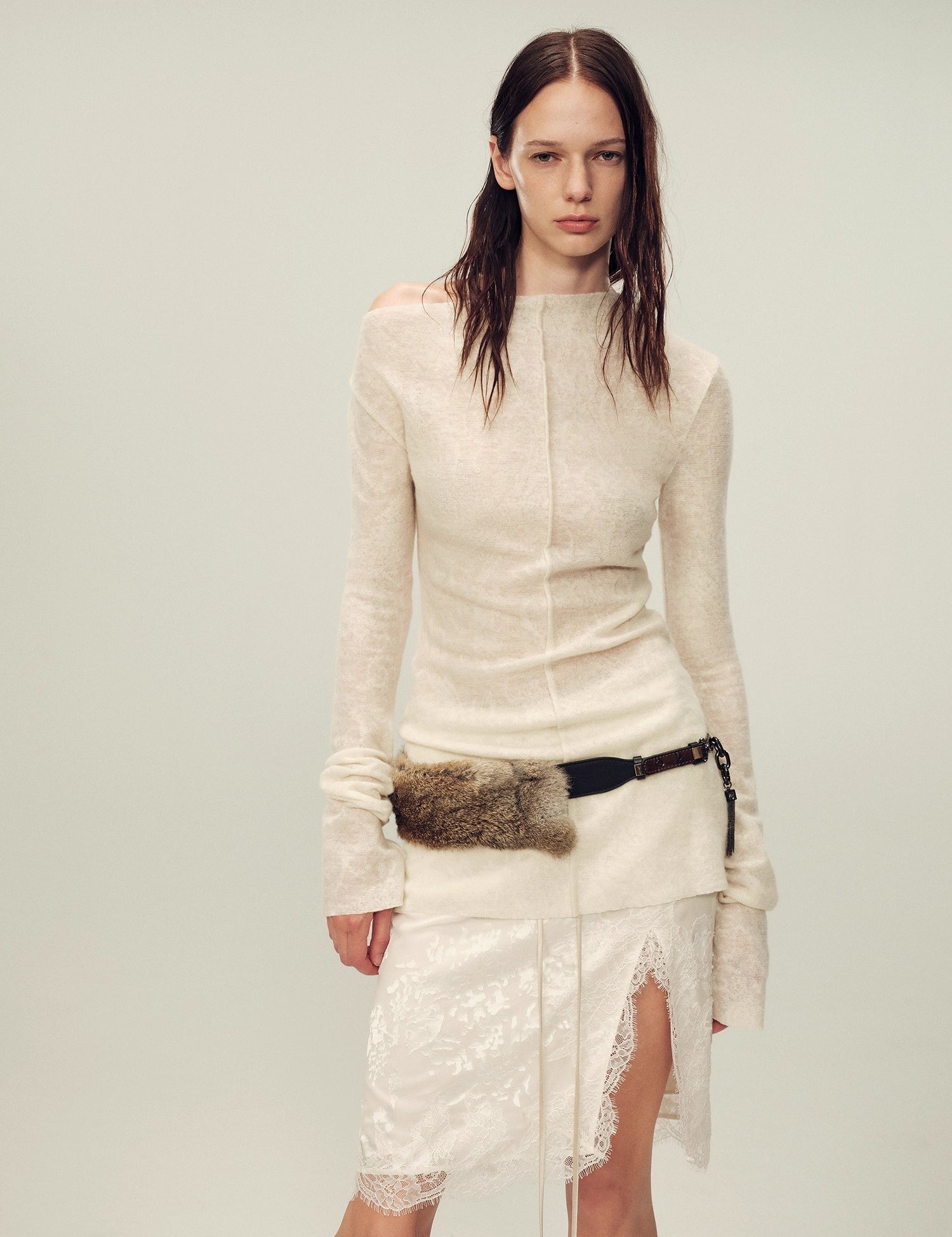 Wool blended texture velvet jacquard oblique shoulder knitted bottoming shirt for women in autumn "Morning Mist White"