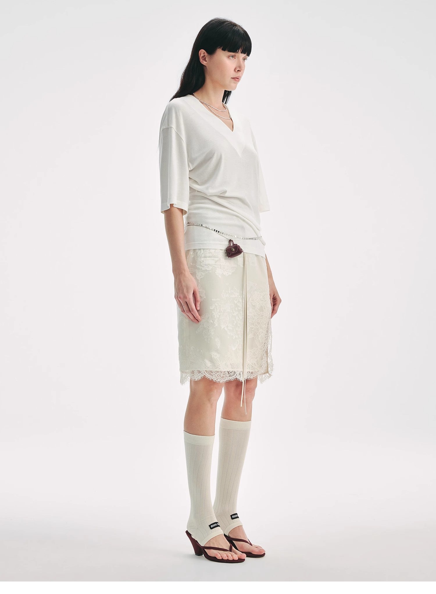 "Lingering Soft Light" Paneled Irregular Lace Straight-Cut Split Skirt