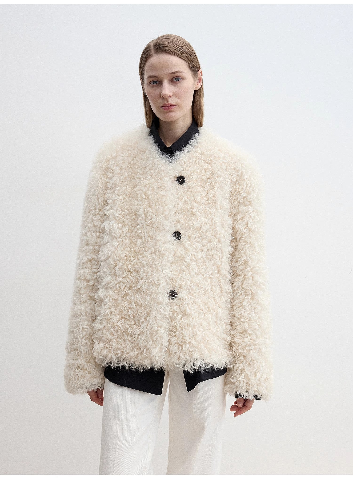 "Ghost Horse Girl" merino curly sweetheart collar straight fur coat