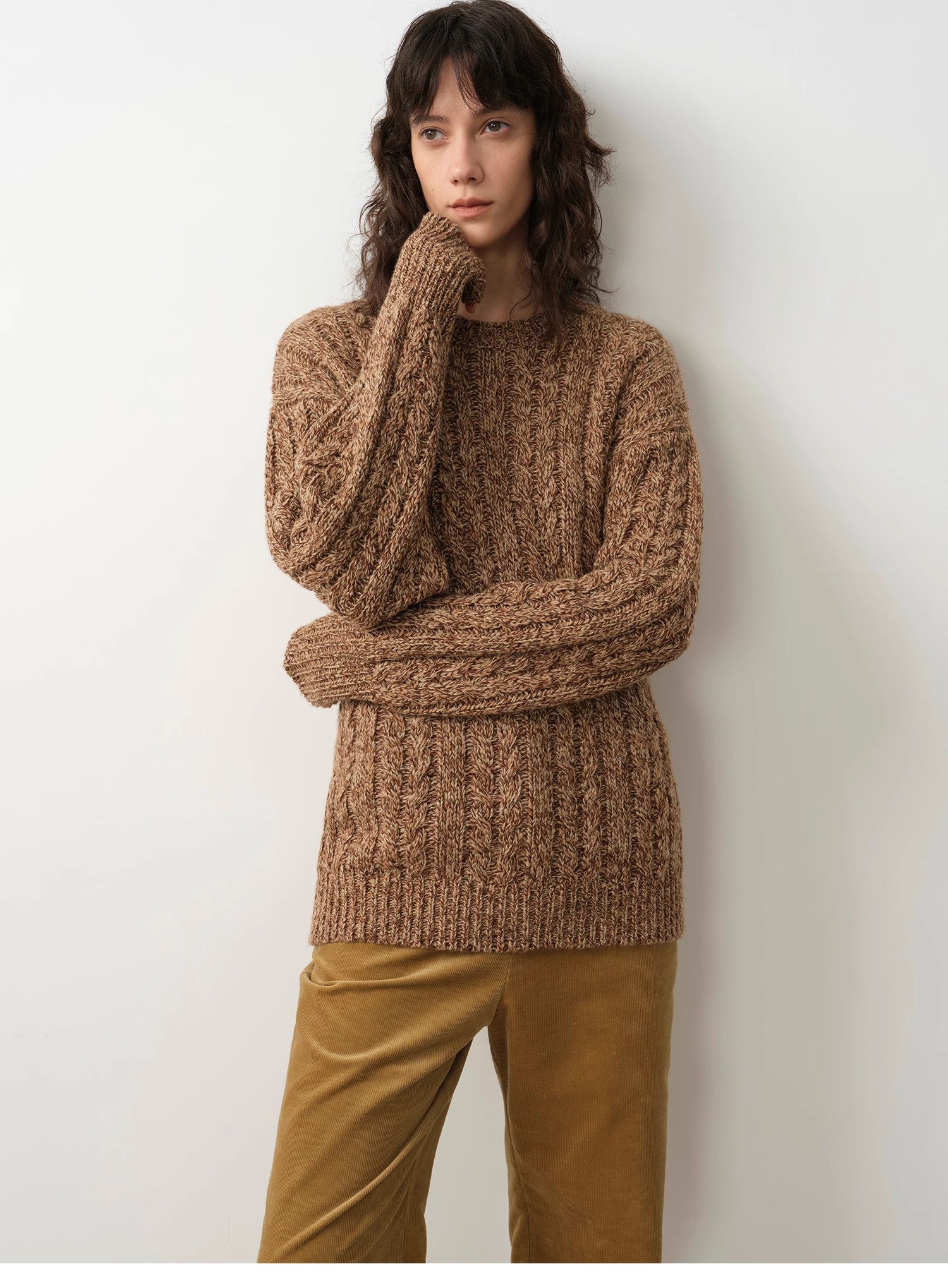 "Thousand Islands Forest Club" Cable-cut Round Neck Wool Blend Slightly Wide Shoulder Sweater