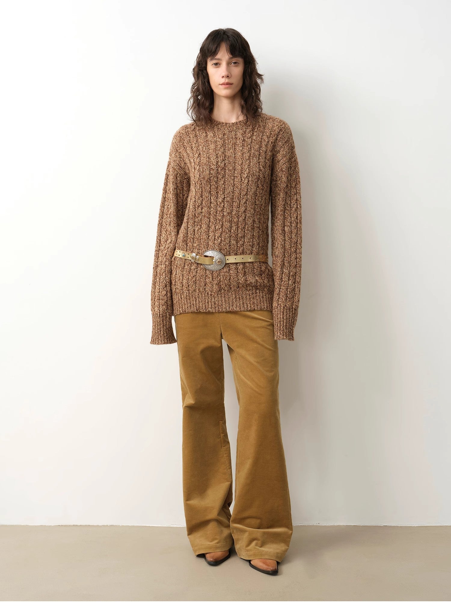 "Thousand Islands Forest Club" Cable-cut Round Neck Wool Blend Slightly Wide Shoulder Sweater