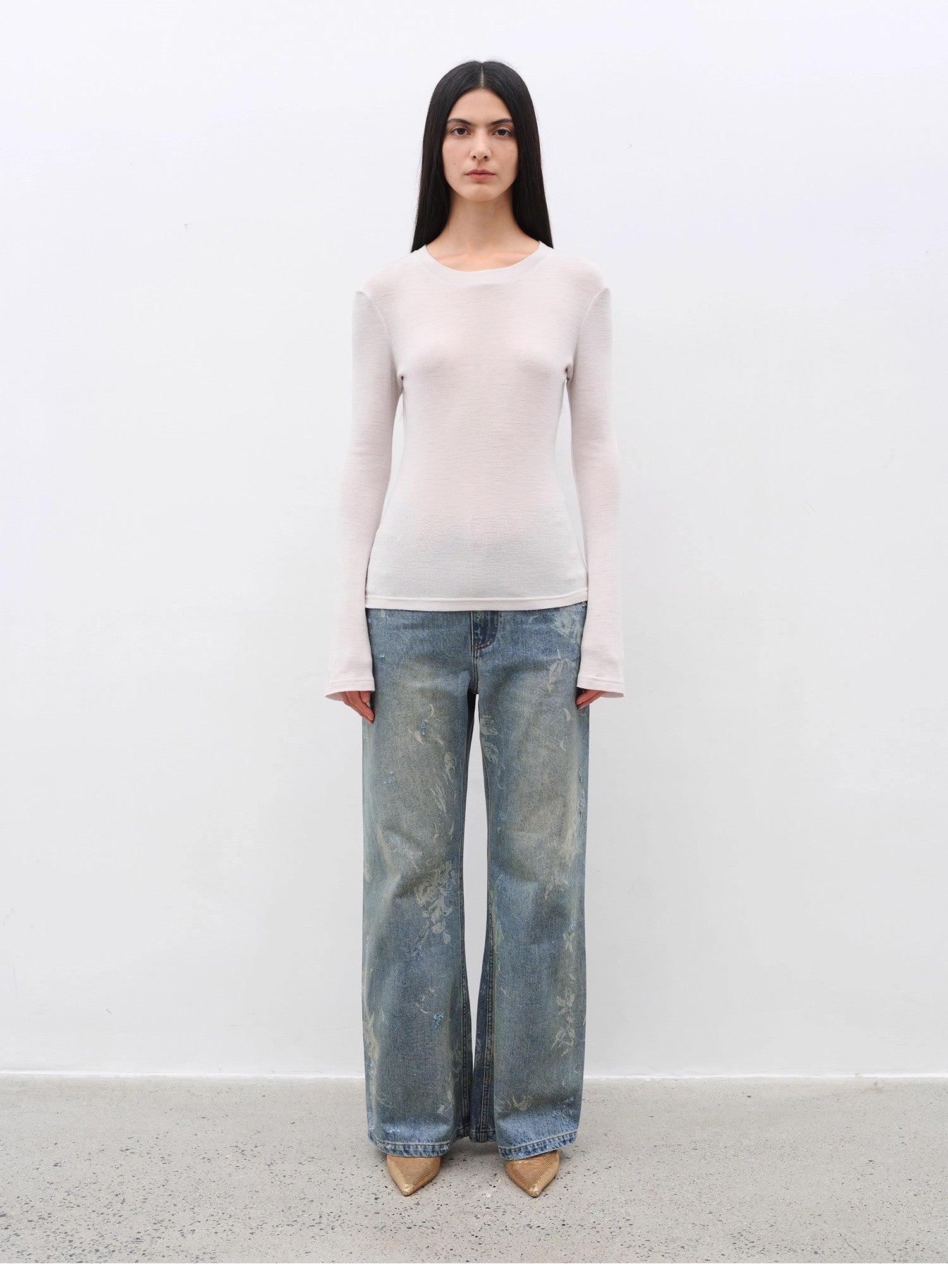 Women's Glove cuffs white sweater loose slightly flared long sleeve O-neck Slim Fit basic T-shirt，"urban simplicity"