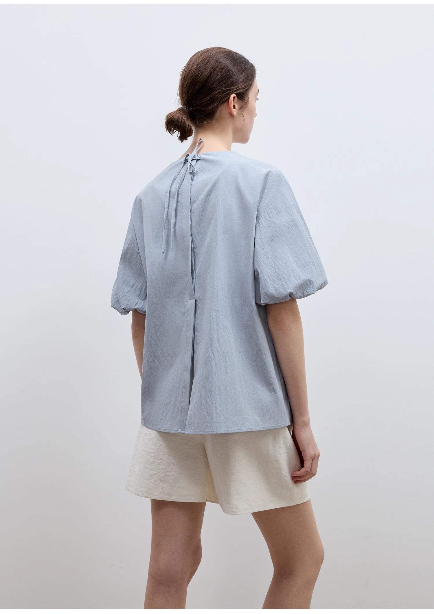 "Iceland Diary" neckline pleated design round neck tie puff sleeve short sleeve shirt for women