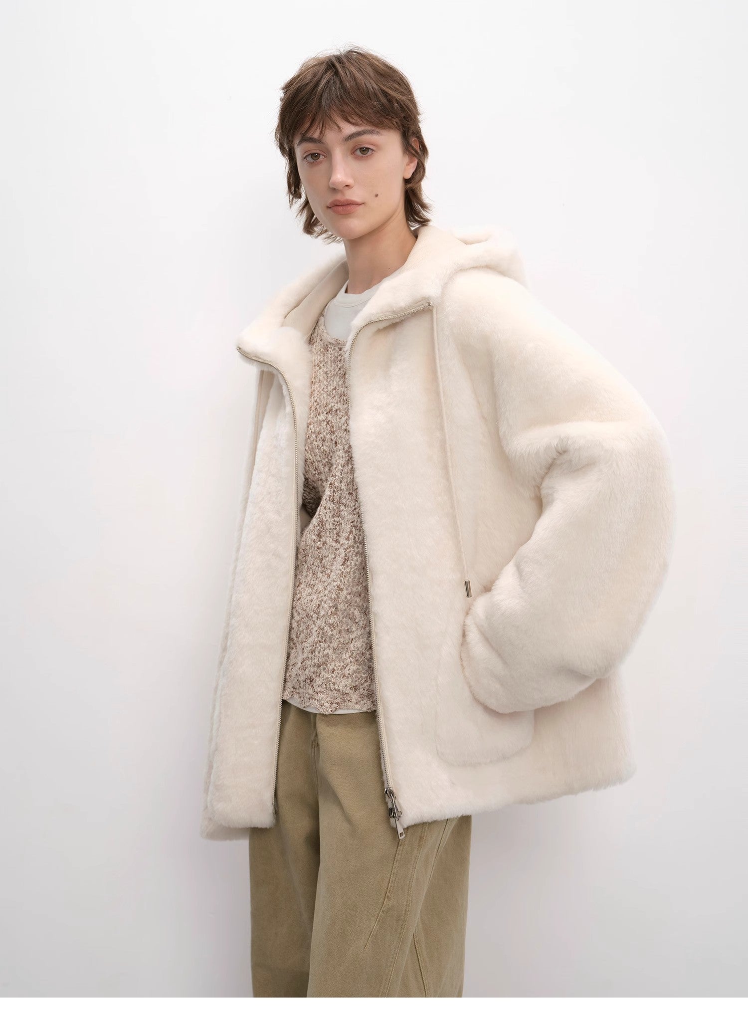 "Otaru Snow" casual hooded silhouette dropped shoulder merino wool sheepskin fur coat for women