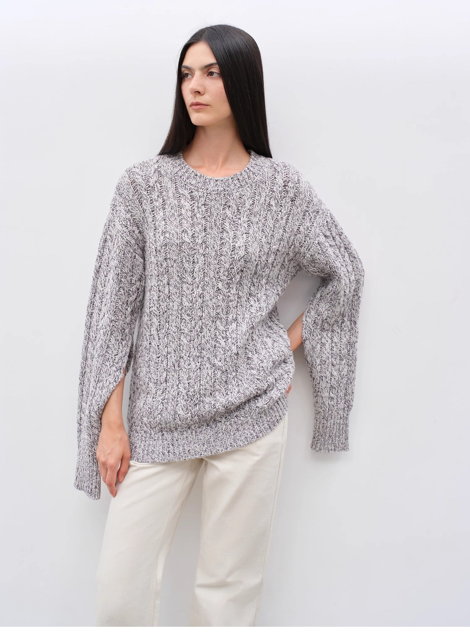 "Thousand Islands Forest Club" Cable-cut Round Neck Wool Blend Slightly Wide Shoulder Sweater