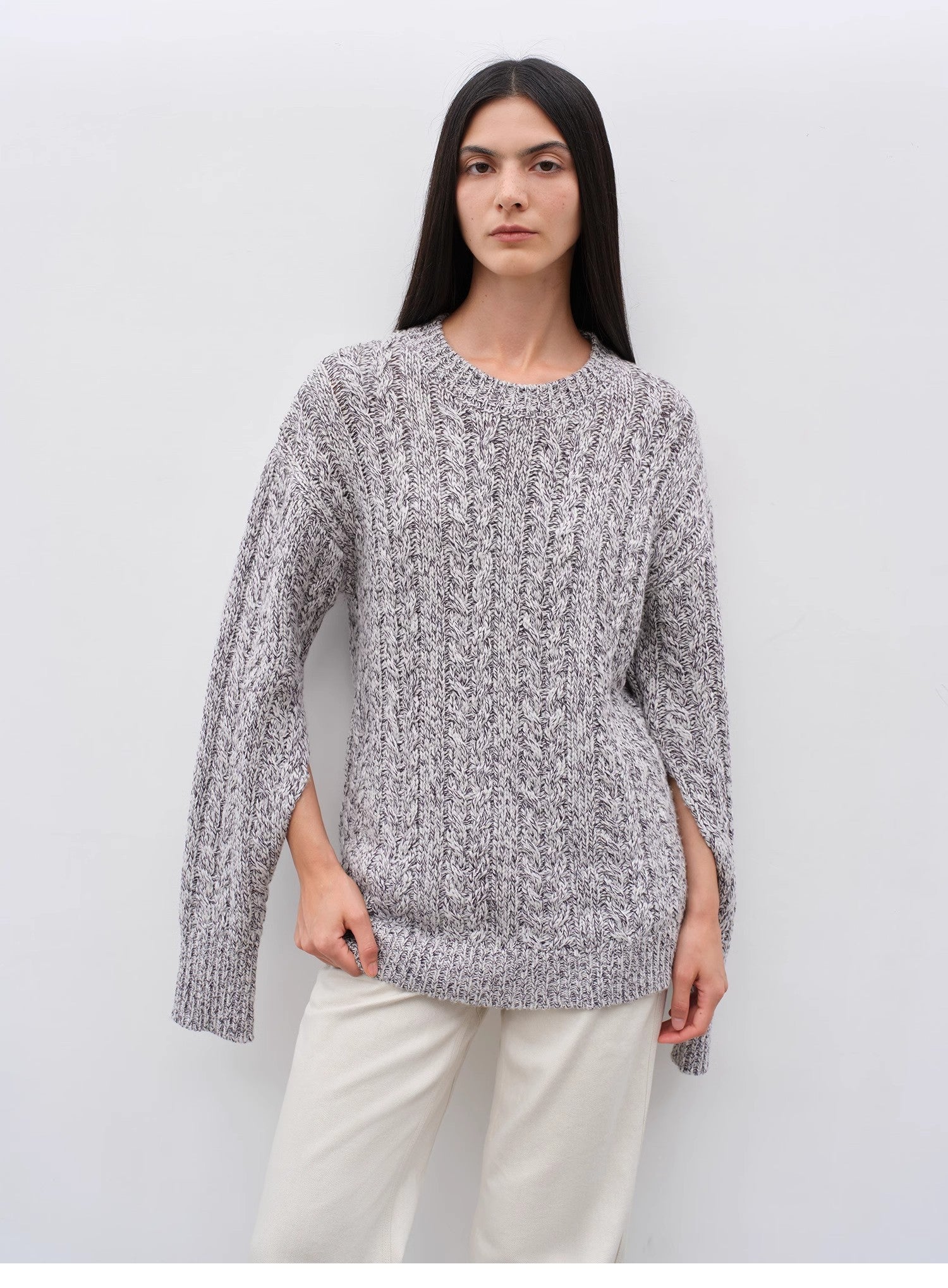 "Thousand Islands Forest Club" Cable-cut Round Neck Wool Blend Slightly Wide Shoulder Sweater