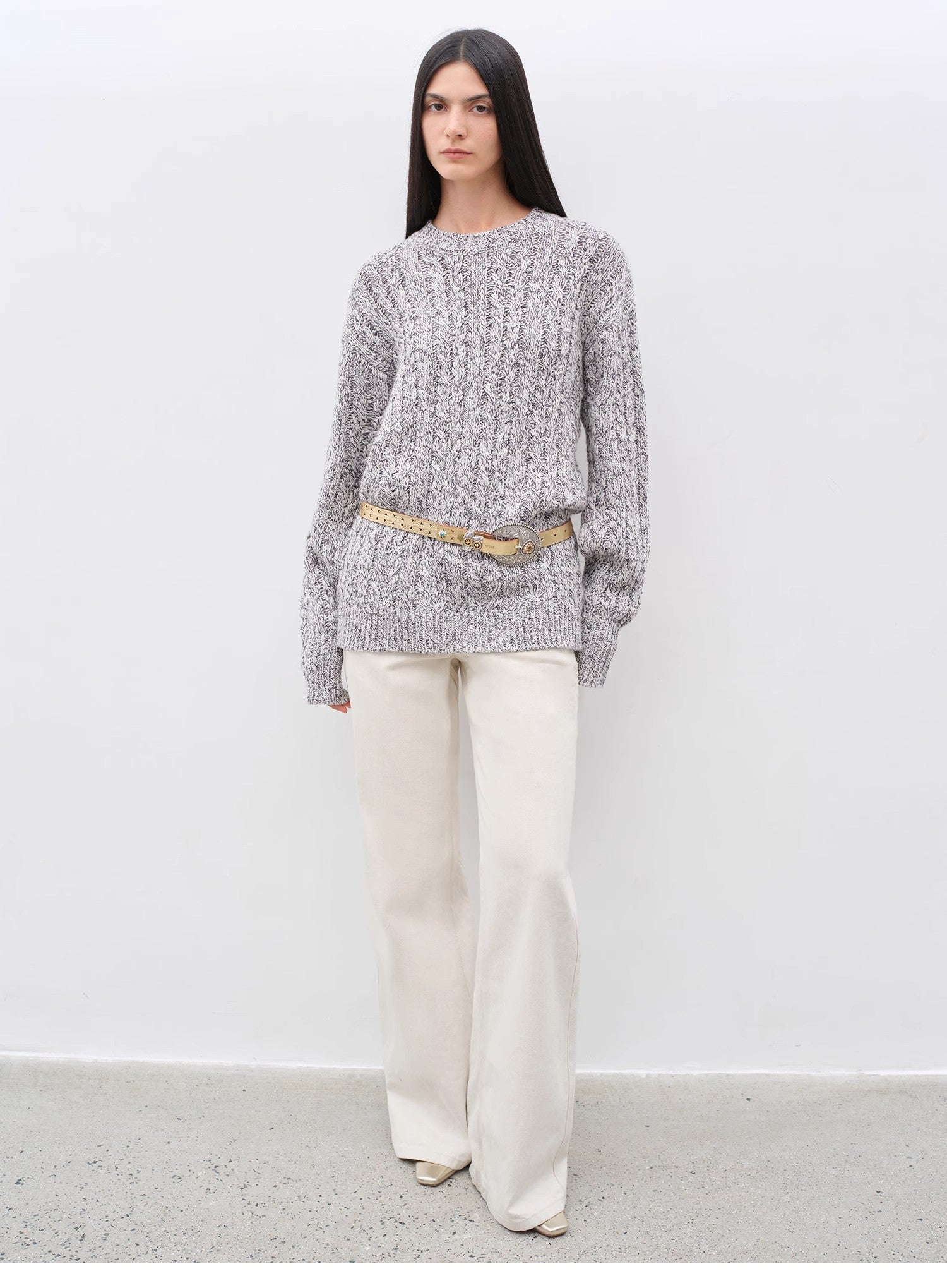 "Thousand Islands Forest Club" Cable-cut Round Neck Wool Blend Slightly Wide Shoulder Sweater