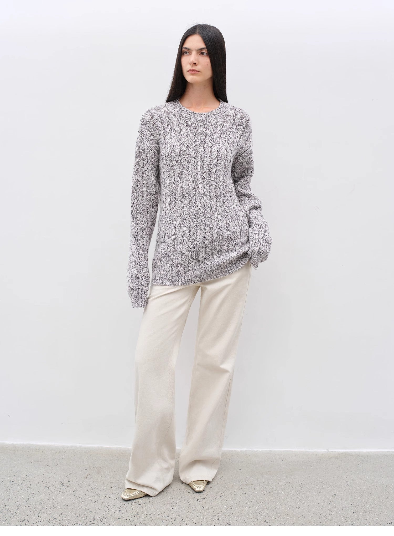 "Thousand Islands Forest Club" Cable-cut Round Neck Wool Blend Slightly Wide Shoulder Sweater