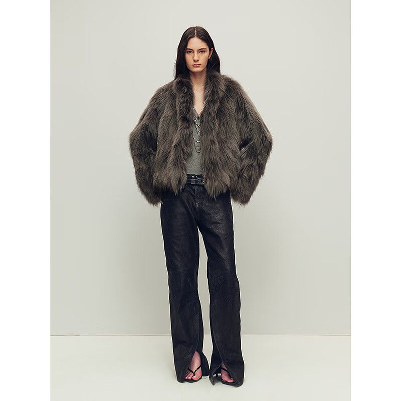 M_Firelady_Fur_Women_s_SAGAFURS_Fox_Fur_Coat_-_Stand_Collar_Short_Jacket_Grace_Champs-Elysees_4.jpg