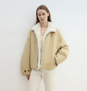 "Rebellious Escape" detachable contrasting color shearling fur collar down short parka