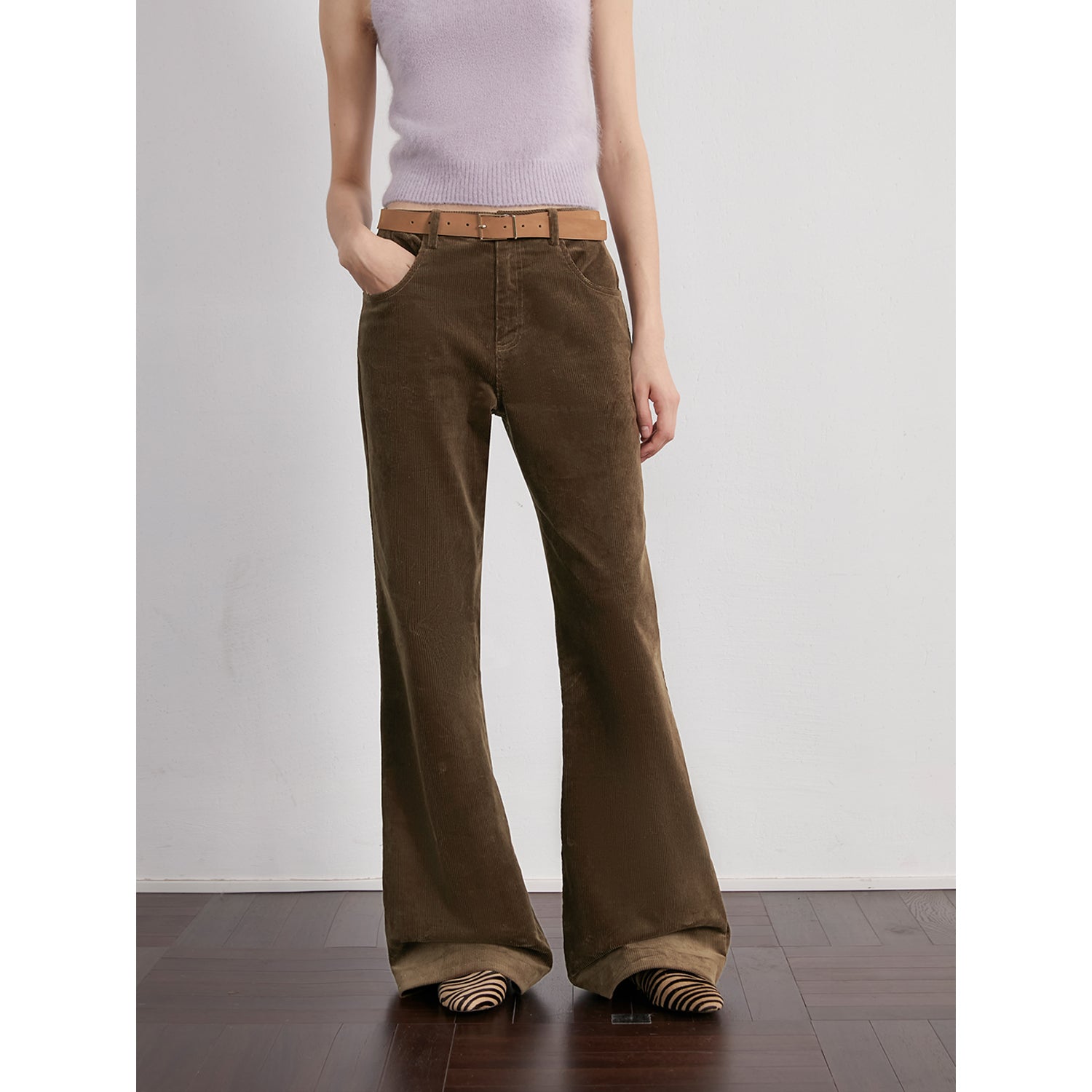 “Seaside Café” Vintage Modern Corduroy Low-Waist Slightly Flared Skinny Pants for Women – Slimming Casual Trousers for Fall and Winter