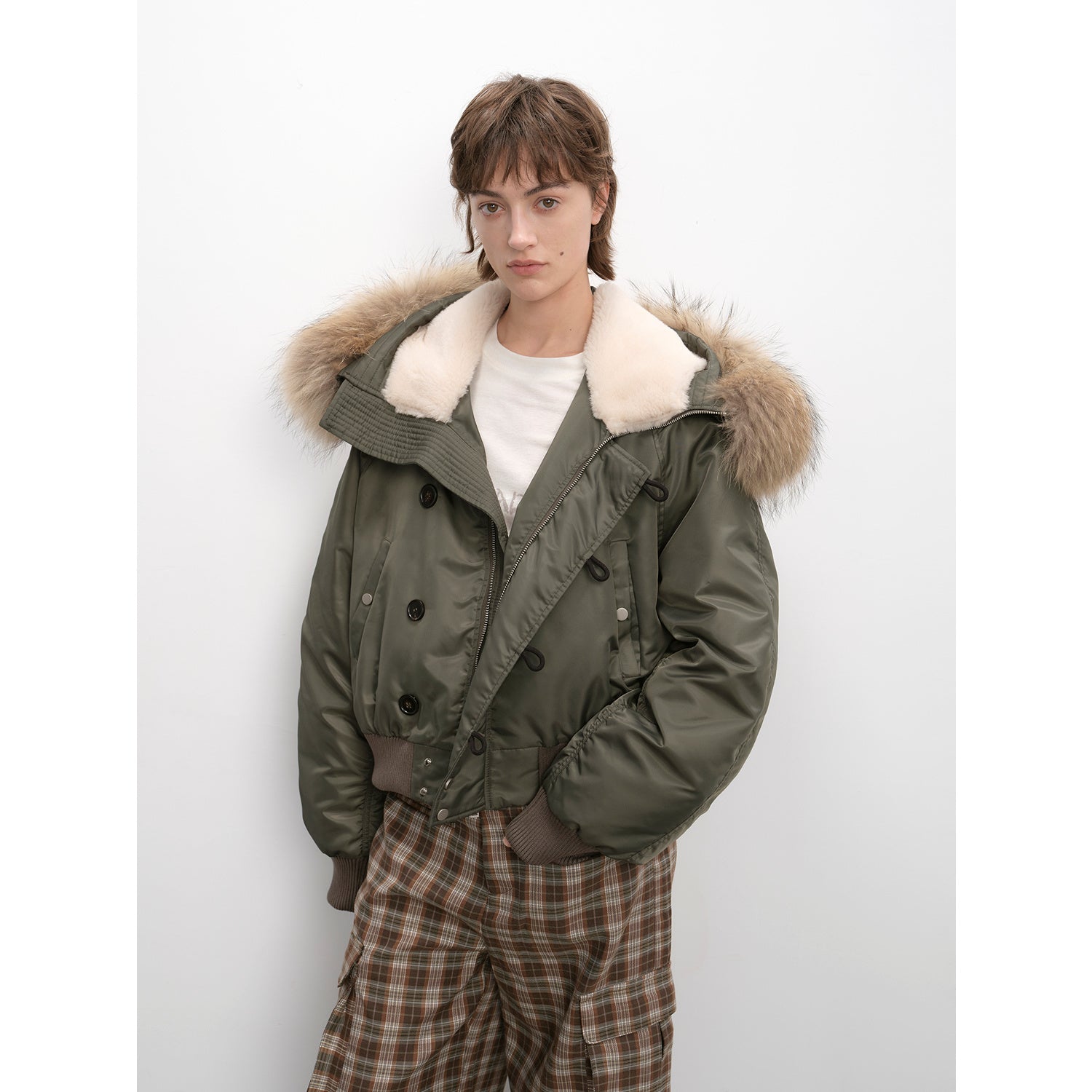 Cool and Sharp, fashionable casual design, warm short style, large hood, raccoon fur collar style jacket