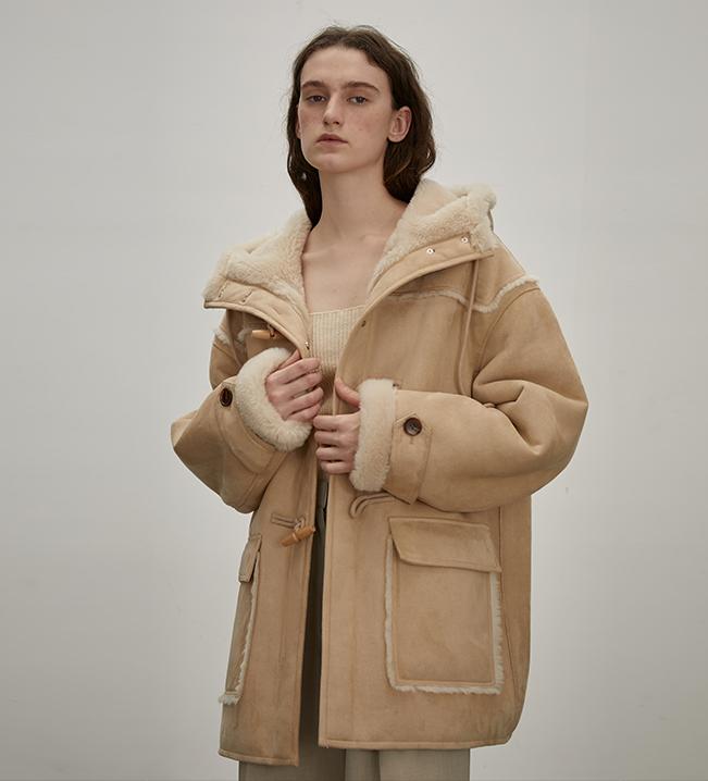 "Quartet Short" Wool Artificial Compositesuede Hooded Shearling Jacket
