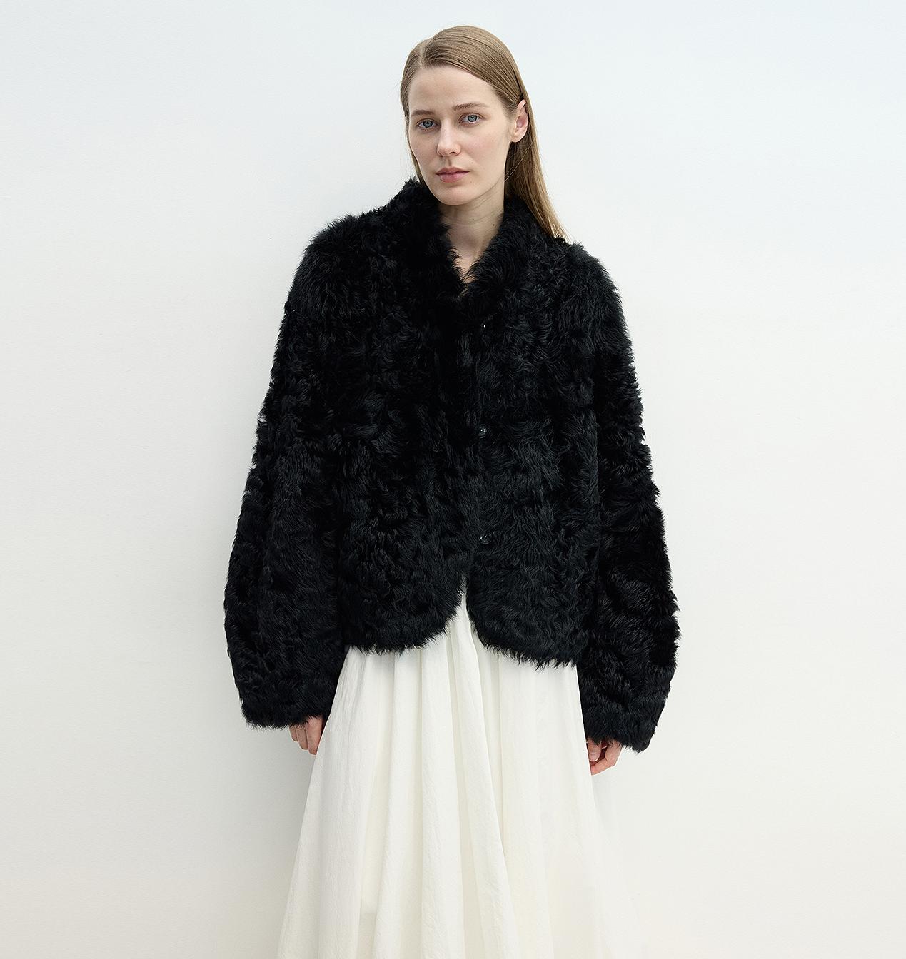 "Yorta" imported Tuscan curly wool upper arc collar sheepskin coat