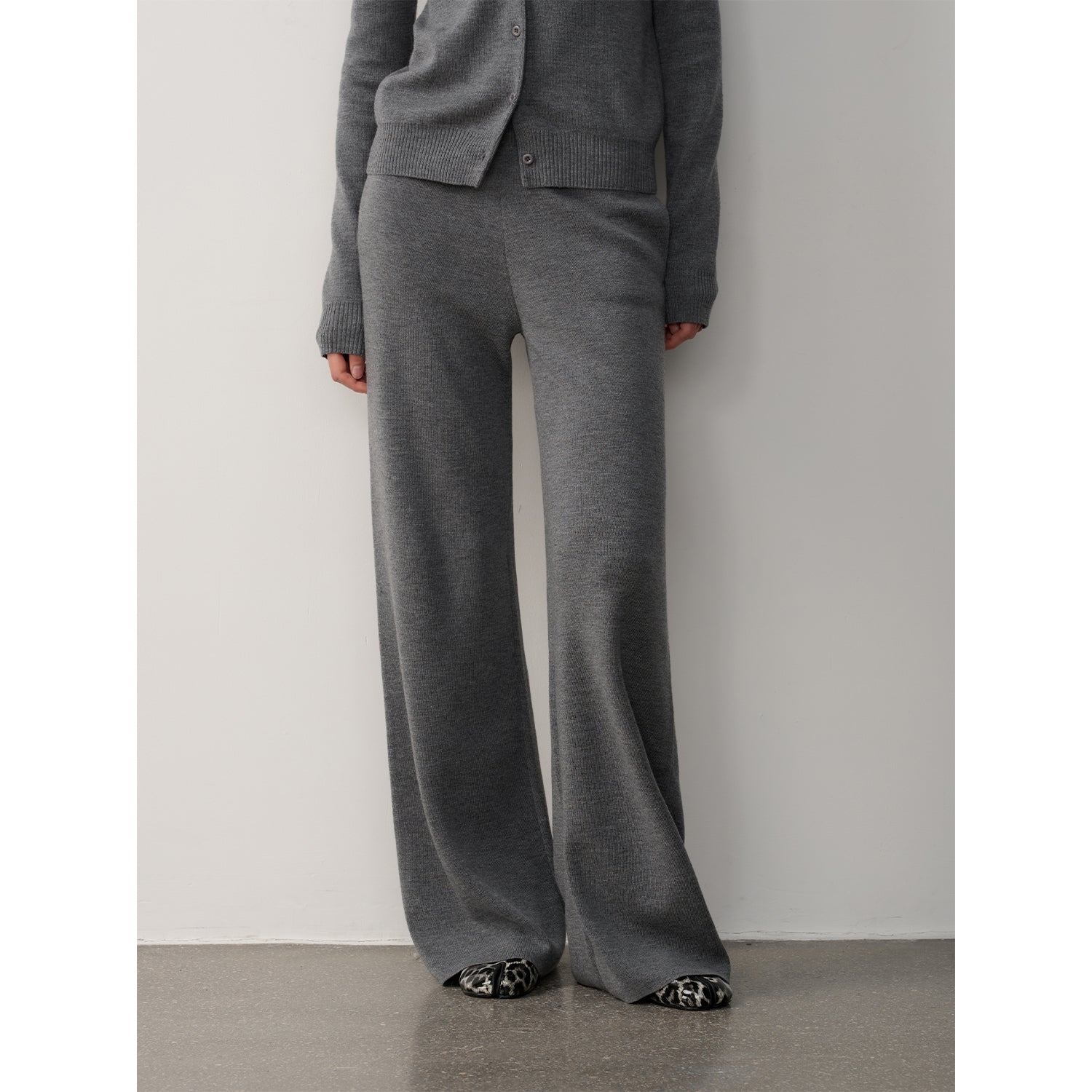 "Lazy urban" Yangtze Merino wool polo-neck cardigan straight-leg knitted pants suit