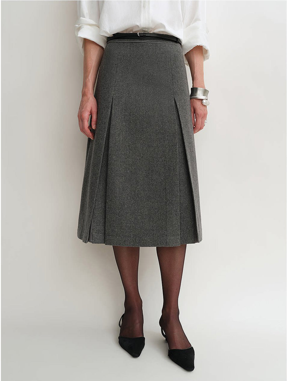 THE ARTM Women's Wool Suit Set - Fitted Blazer & A-Line Skirt